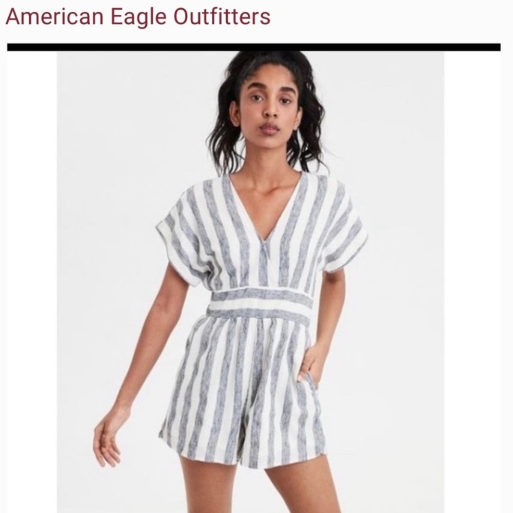 Romper size small. Worn once, great condition!